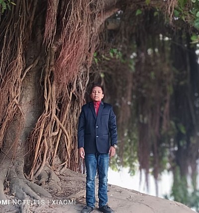 Its Athar Ishtiak. He is a graphic designner